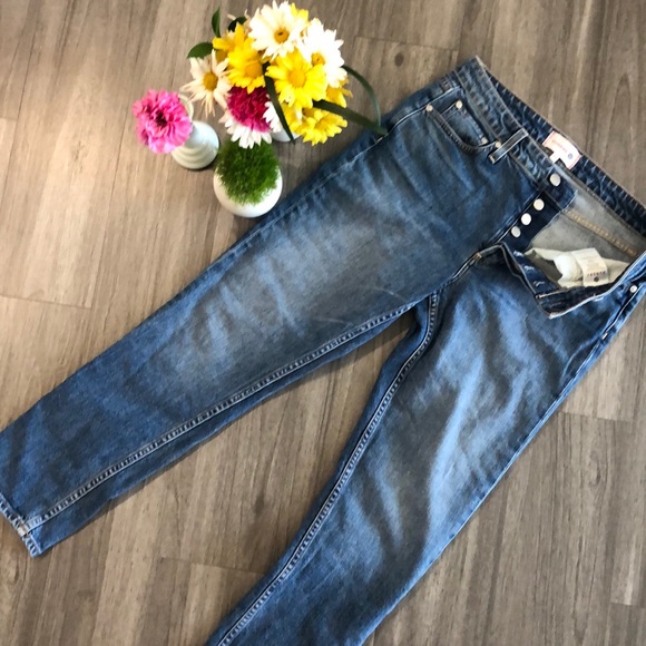 Sundry Denim - Like New Sundry Hearts Slim Boyfriend Jean